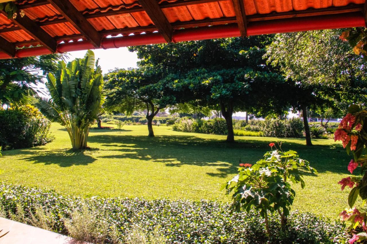 Ancha'S Oasis Hotel มาปูโต ภายนอก รูปภาพ